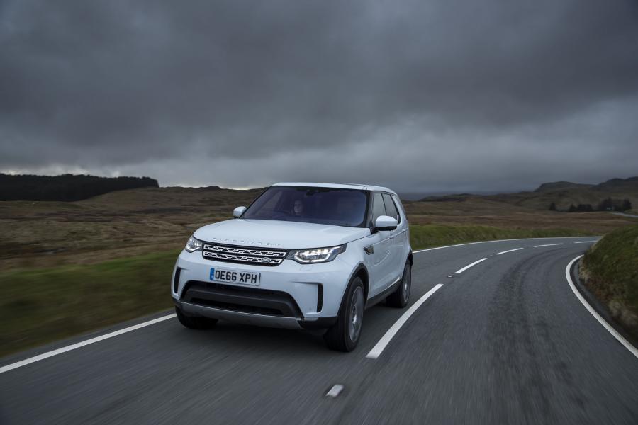  Land Rover Discovery HSE Td6 2017 года  (UK) (фото 29 из 40)